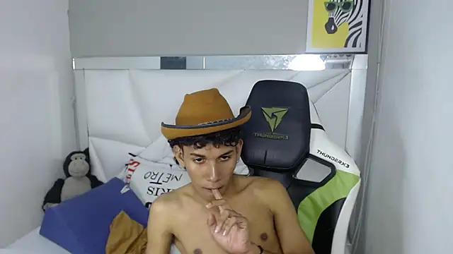 Taylorr_junior_ webcam