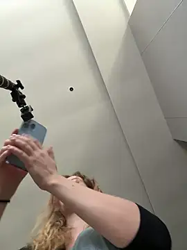 nura_n_sarah - Nura_n_Sarah's free webcam