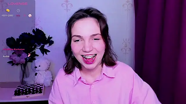 KindHazelHere_ webcam