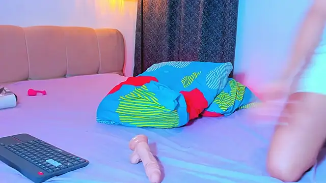 SweetLittleQueenBat webcam