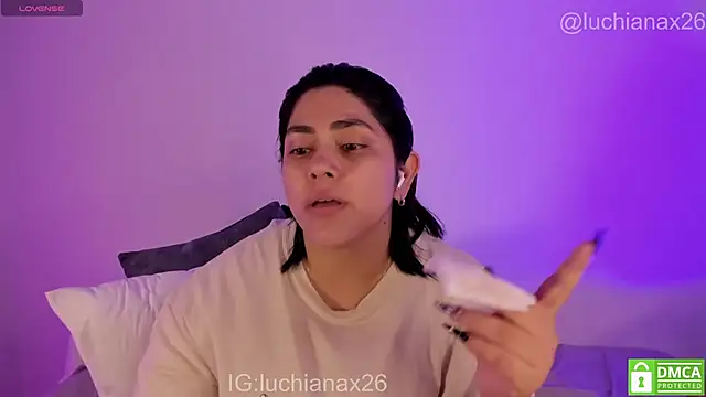 lucy26_ webcam
