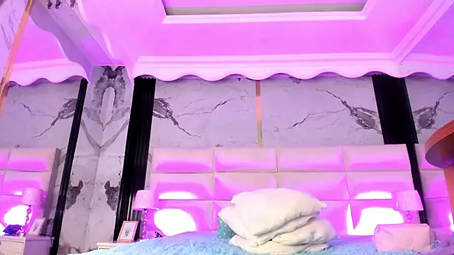 VictoriaKyros webcam