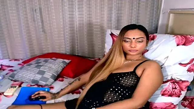 sexyindianchic webcam