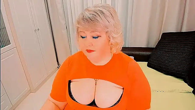 BIGTITSBBW webcam