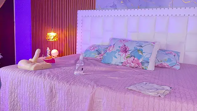 kinkylittlegirll webcam