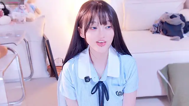 美女Yr_kitten_333在线直播