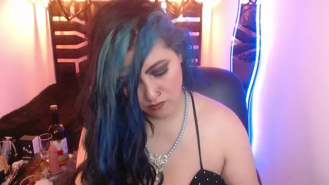 scarleth_blue webcam