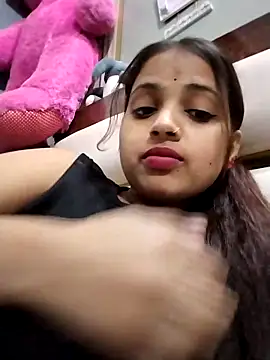 Naina11100 webcam