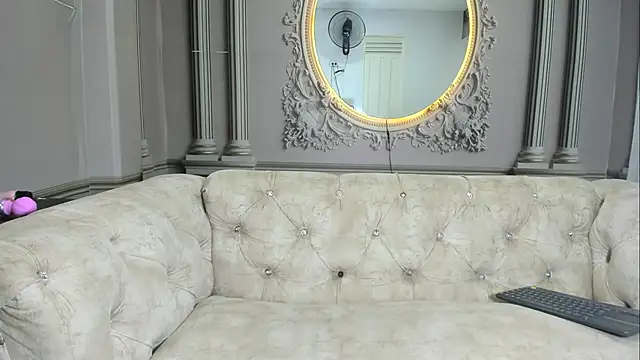 ariana_pocahontas webcam