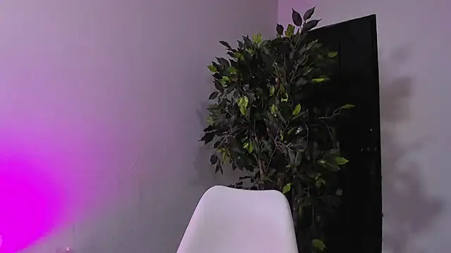 Miss_KhalifaDoll webcam