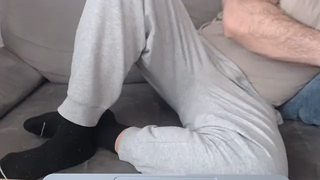 hugemachohandsome webcam