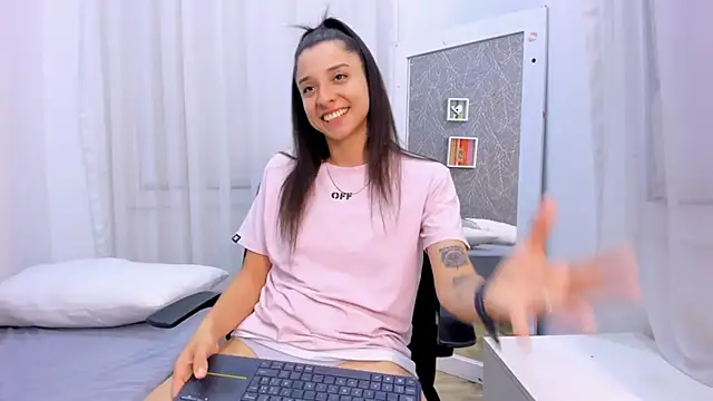 ViictoriiaSaenz webcam