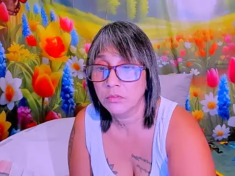 indianroxy webcam