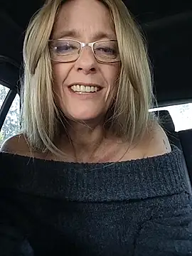 chatting Sacha Scorp