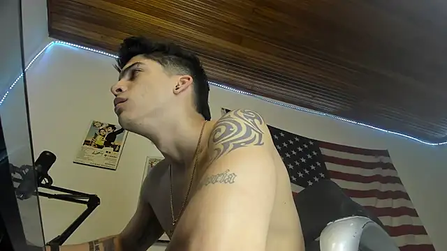 charlie_hotxxx webcam