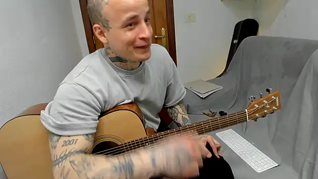 layneinchains webcam