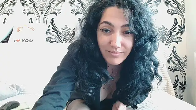 CharmingLadyMira webcam