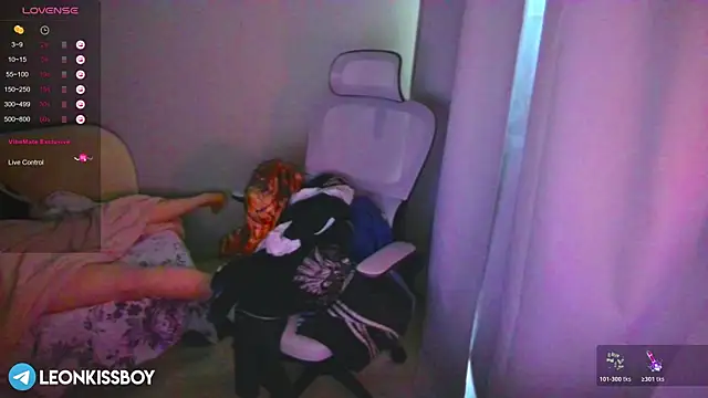 LeonBoykisser webcam