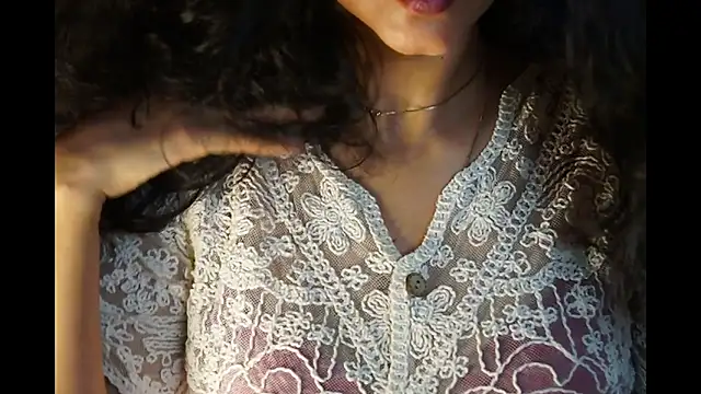 -AyeshaSinghania- webcam