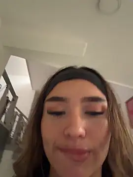 Webcam Model (Arianavillada)  is live.Free join now!