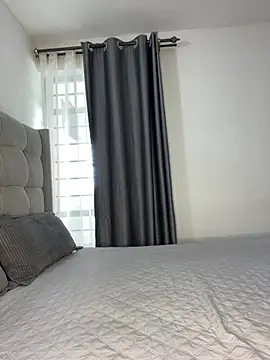 Webcam Model (prettiepearl)  is live.Free join now!