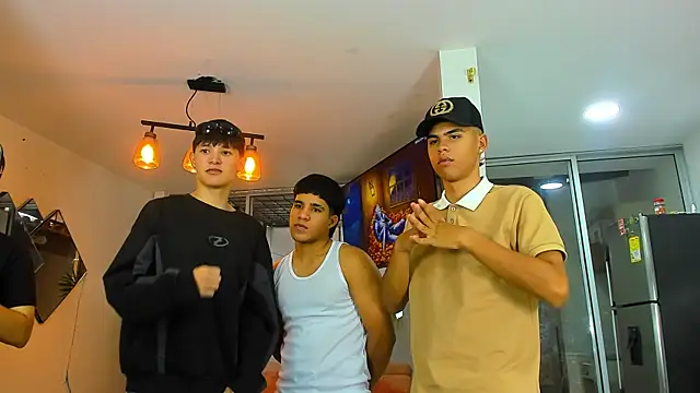 Houseofwarrios webcam