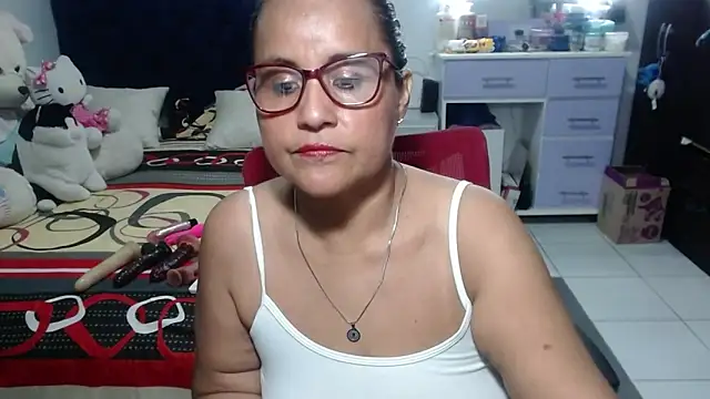 pervert_mommy_ - Pervert_mommy_'s free webcam - UK Sex Cams