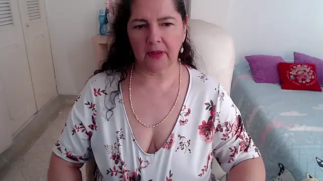 leonela_69 webcam