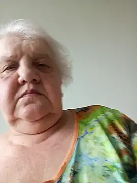 HapinessLovee webcam