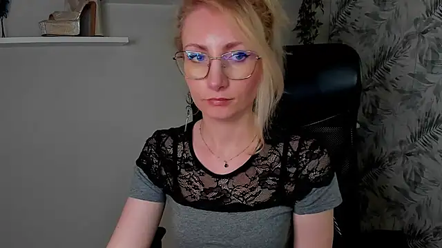 CinderellaMoon webcam