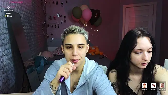 LuxuryLoverss webcam