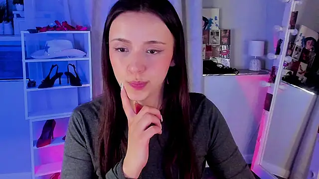 Sahara_Shields webcam