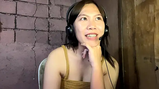 PeachyGlowBaby webcam