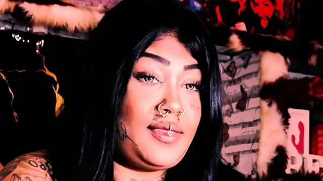 indian_dreamgirl webcam