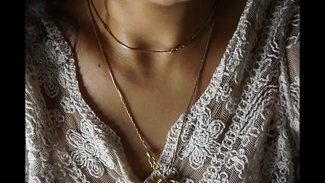 -AyeshaSinghania- webcam