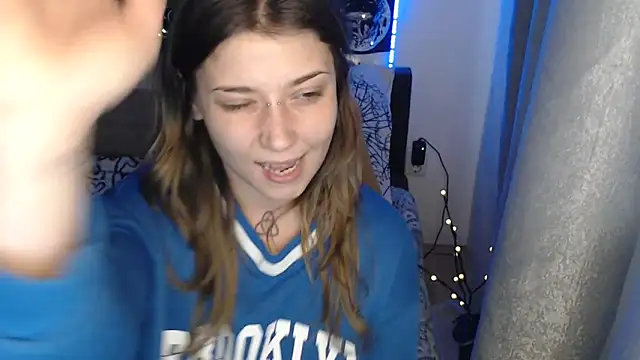 AlienforTwenty webcam