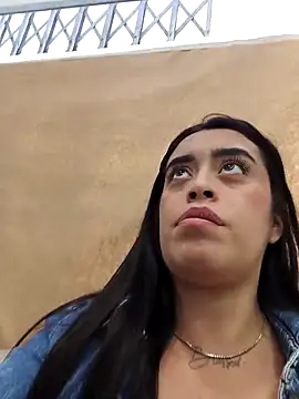 MissNyraSecret webcam