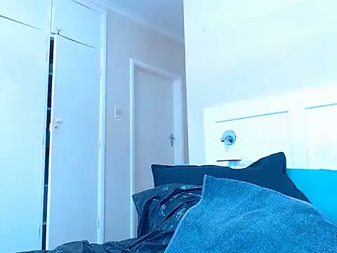 LuciousLips96 webcam