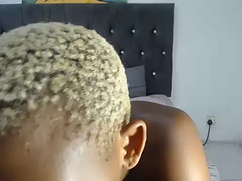 BootySoYummyX webcam