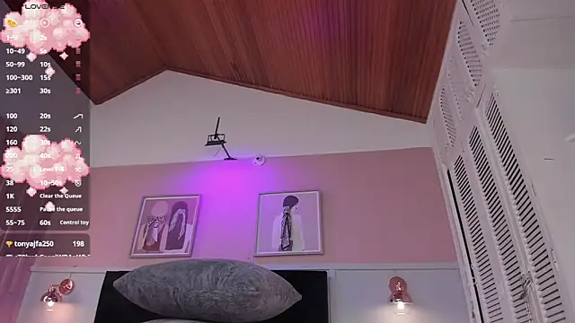 elodie_walker webcam