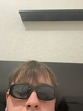 -zolaski- (M twink) - JE FAIS CE QUE VOUS VOULEZ