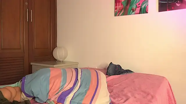 pocahotass_11 webcam