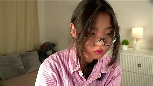 NelleMihalko live sex cam