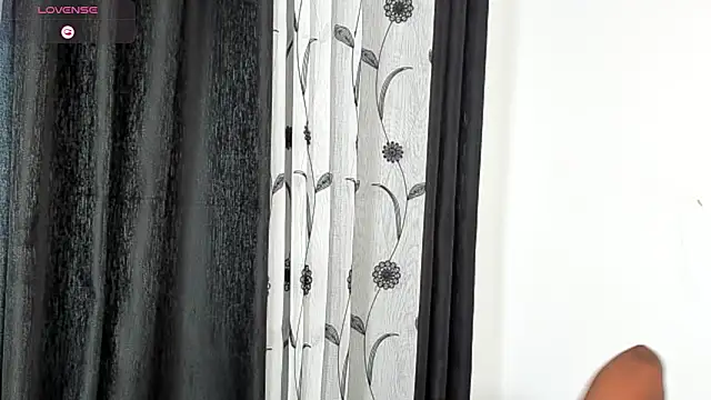 CREAMY_BUBBLEGUM webcam