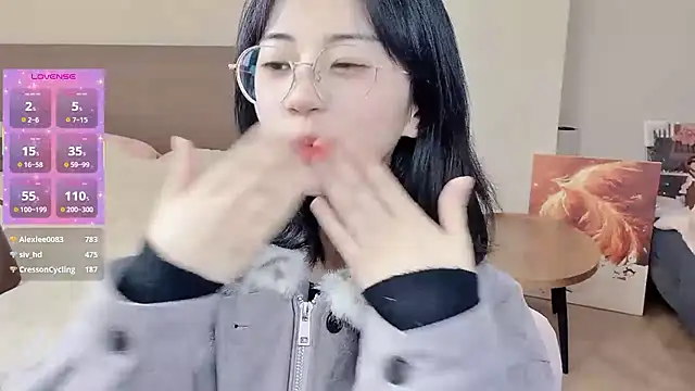 美女-ruoruo-在线直播