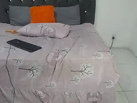 BootySoYummyX webcam