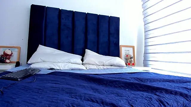 melanie_roux__ webcam