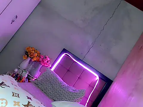 Miss_twinny21 webcam