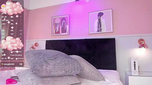 elodie_walker webcam