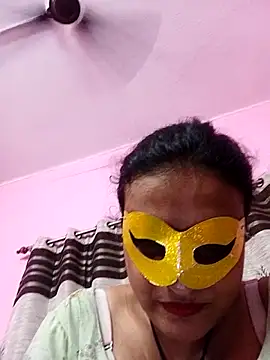 Webcam Model (Gullapi)  is live.Free join now!